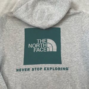 SMALL MENS NORTH FACE HOODIE
